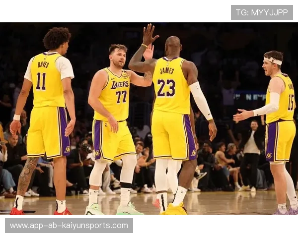 湖人迎来三分新突破：战术革新引爆NBA新格局