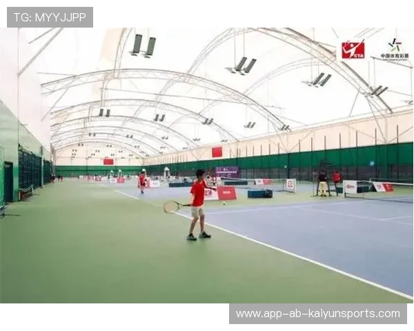 网球草地赛出现“草神”打法，选手训练法被广泛学习