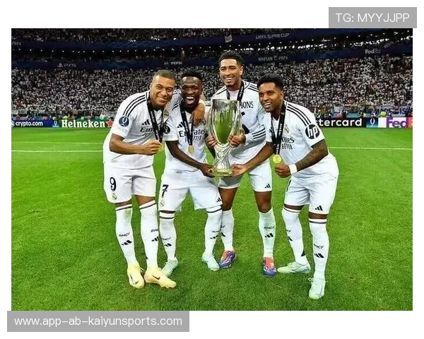 格里马尔多:裁判不公平,但比赛终场哨响前,我们一刻不放弃,格里马尔德 格里马尔多:裁判不公平,但比赛终场哨响前,我们一刻不放弃,格里马尔德